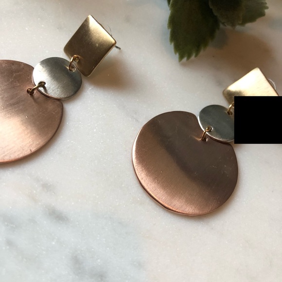 The Leighton - Classic 3 Toned Drop Earrings - Picture 4 of 5